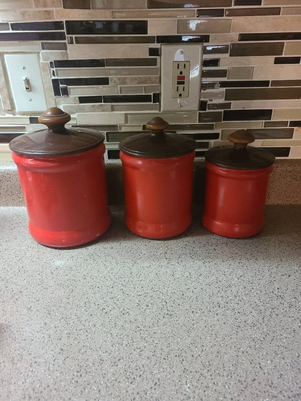 VTG West Bend 3 Aluminum Nesting Canisters & Lids Retro Mid Century Red & Brown
